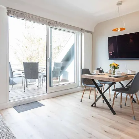 Kaept'n Nelson, App 13